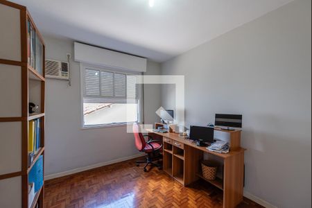 Quarto de casa para alugar com 3 quartos, 177m² em Embaré, Santos