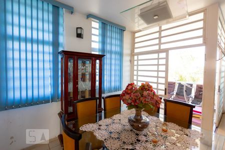 Casa para alugar com 620m², 4 quartos e 4 vagasSala