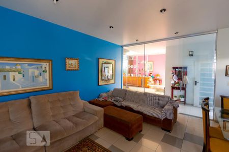 Casa para alugar com 620m², 4 quartos e 4 vagasSala