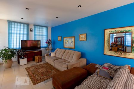 Casa para alugar com 620m², 4 quartos e 4 vagasSala