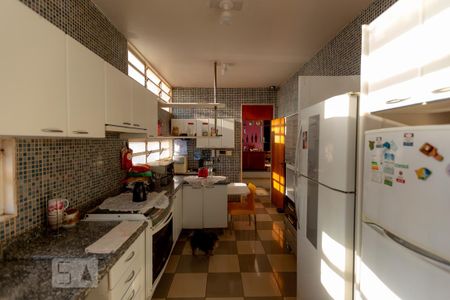 Casa para alugar com 620m², 4 quartos e 4 vagasCozinha