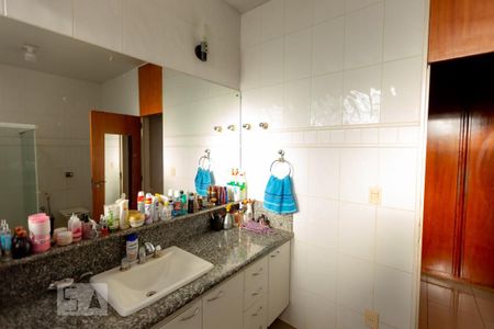 Casa para alugar com 620m², 4 quartos e 4 vagasBanheiro Suíte Master