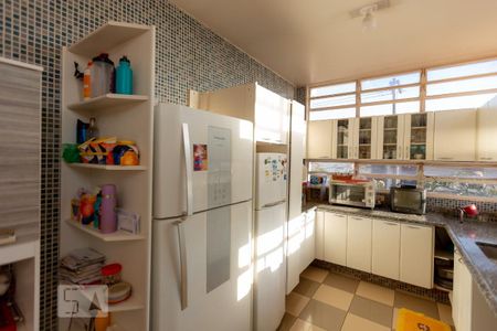 Casa para alugar com 620m², 4 quartos e 4 vagasCozinha