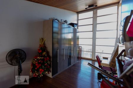 Casa para alugar com 620m², 4 quartos e 4 vagasEscritório