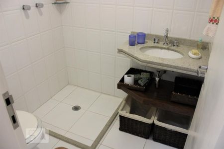 Apartamento para alugar com 70m², 2 quartos e 1 vagaLavabo