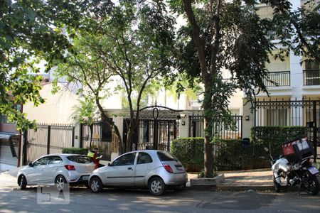 Apartamento para alugar com 70m², 2 quartos e 1 vagaFachada e portaria