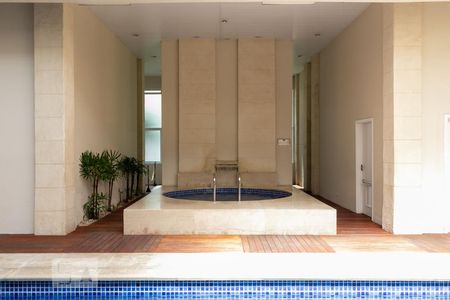 Studio à venda com 65m², 1 quarto e 1 vagaPiscina