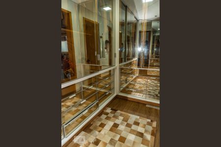 Casa à venda com 290m², 3 quartos e 3 vagas Casa à venda com 290m², 3 quartos e 3 vagasCloset