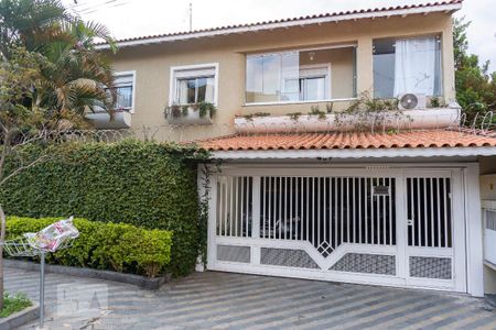 Casa à venda com 290m², 3 quartos e 3 vagas Casa à venda com 290m², 3 quartos e 3 vagasFachada