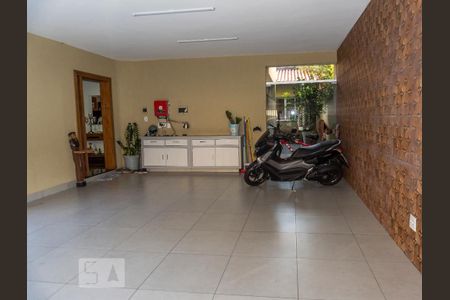 Casa à venda com 290m², 3 quartos e 3 vagas Casa à venda com 290m², 3 quartos e 3 vagasGaragem