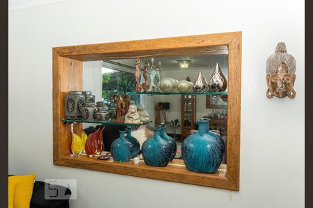 Detalhes Sala de casa à venda com 3 quartos, 290m² em Vila Pires, Santo André