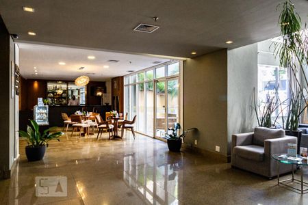 Studio à venda com 27m², 1 quarto e 1 vaga Studio à venda com 27m², 1 quarto e 1 vagaRestaurante