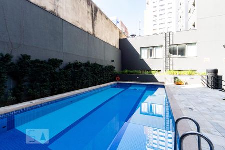 Studio à venda com 27m², 1 quarto e 1 vaga Studio à venda com 27m², 1 quarto e 1 vagaPiscina
