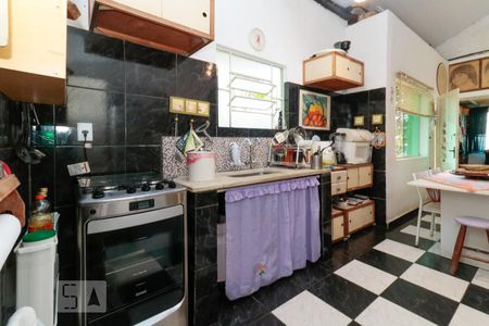 Casa à venda com 150m², 3 quartos e sem vaga Casa à venda com 150m², 3 quartos e sem vagaCozinha