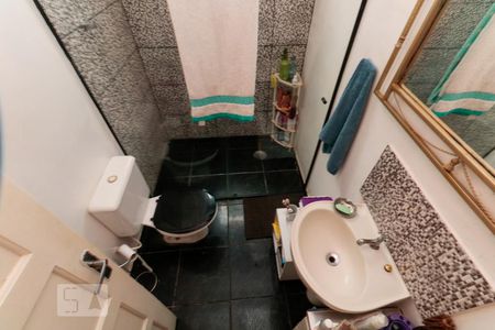 Casa à venda com 150m², 3 quartos e sem vaga Casa à venda com 150m², 3 quartos e sem vagaBanheiro