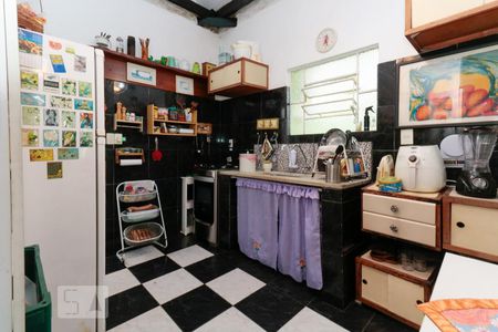 Casa à venda com 150m², 3 quartos e sem vaga Casa à venda com 150m², 3 quartos e sem vagaCozinha