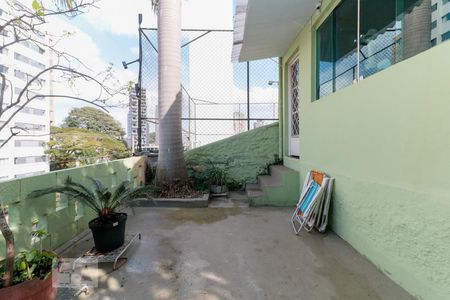 Casa à venda com 150m², 3 quartos e sem vaga Casa à venda com 150m², 3 quartos e sem vagaTeraço