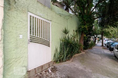 Casa à venda com 150m², 3 quartos e sem vaga Casa à venda com 150m², 3 quartos e sem vagaFachada