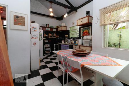 Casa à venda com 150m², 3 quartos e sem vaga Casa à venda com 150m², 3 quartos e sem vagaCozinha