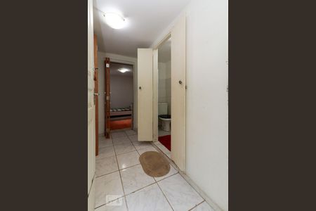 Casa à venda com 150m², 3 quartos e sem vaga Casa à venda com 150m², 3 quartos e sem vagaCorredor