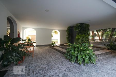 Apartamento para alugar com 133m², 4 quartos e 2 vagasEntrada