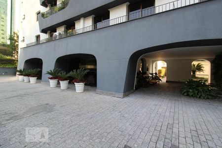 Apartamento para alugar com 133m², 4 quartos e 2 vagasEntrada