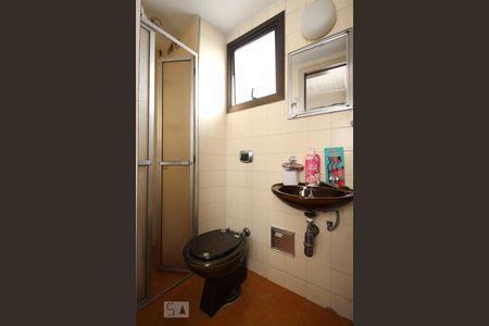 Apartamento para alugar com 133m², 4 quartos e 2 vagasBanheiro de Serviço