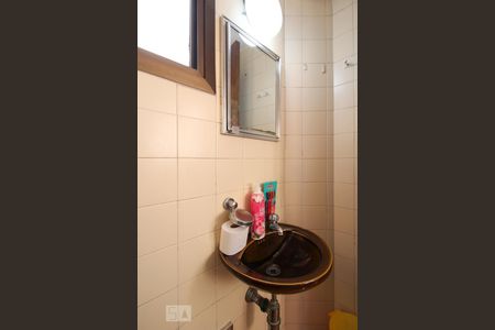 Apartamento para alugar com 133m², 4 quartos e 2 vagasBanheiro de Serviço