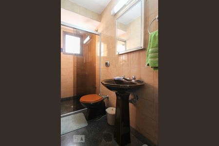 Apartamento para alugar com 133m², 4 quartos e 2 vagasBanheiro 