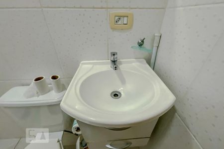 Casa à venda com 120m², 3 quartos e 5 vagasDetalhe Banheiro da Suite 2