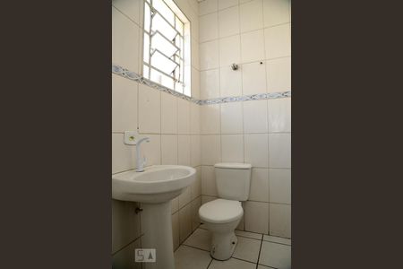 Banheiro de casa para alugar com 3 quartos, 132m² em Parque Santos Dumont, Taboão da Serra