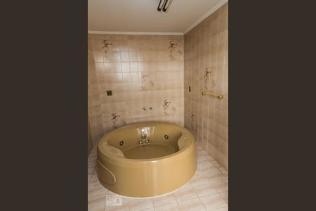 Apartamento à venda com 380m², 4 quartos e 4 vagas Apartamento à venda com 380m², 4 quartos e 4 vagasBanheiro da Suíte 3