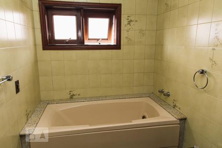 Apartamento à venda com 380m², 4 quartos e 4 vagas Apartamento à venda com 380m², 4 quartos e 4 vagasBanheiro da Suíte 2