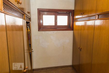 Apartamento à venda com 380m², 4 quartos e 4 vagas Apartamento à venda com 380m², 4 quartos e 4 vagasCloset da Suíte 2