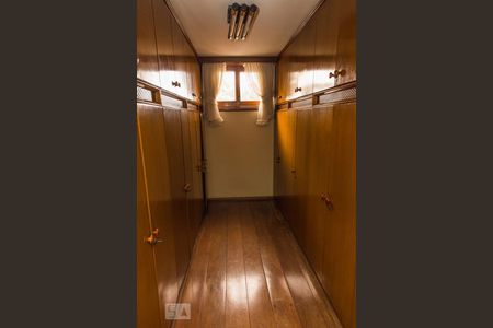 Apartamento à venda com 380m², 4 quartos e 4 vagas Apartamento à venda com 380m², 4 quartos e 4 vagasCloset da suíte 3