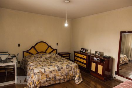 Apartamento à venda com 380m², 4 quartos e 4 vagas Apartamento à venda com 380m², 4 quartos e 4 vagasSuíte 3