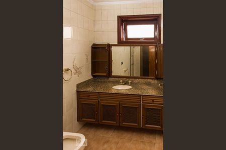 Apartamento à venda com 380m², 4 quartos e 4 vagas Apartamento à venda com 380m², 4 quartos e 4 vagasBanheiro da Suíte 1