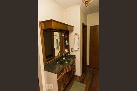 Apartamento à venda com 380m², 4 quartos e 4 vagas Apartamento à venda com 380m², 4 quartos e 4 vagasBanheiro da Suíte 2