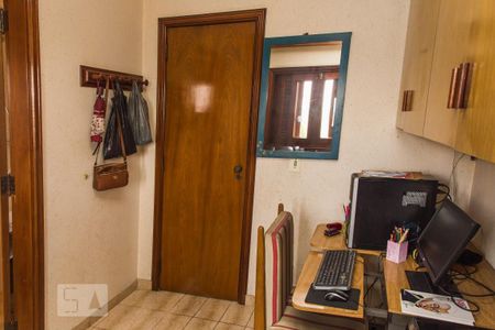 Apartamento à venda com 380m², 4 quartos e 4 vagas Apartamento à venda com 380m², 4 quartos e 4 vagasQuarto de Serviço 2