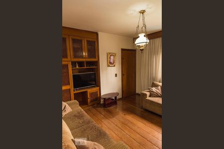 Apartamento à venda com 380m², 4 quartos e 4 vagas Apartamento à venda com 380m², 4 quartos e 4 vagasSala de TV