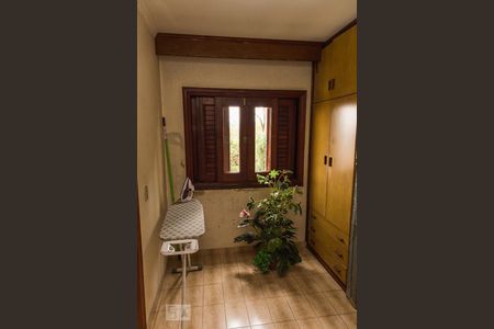 Apartamento à venda com 380m², 4 quartos e 4 vagas Apartamento à venda com 380m², 4 quartos e 4 vagasQuarto de Serviço 1