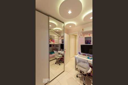 Apartamento à venda com 115m², 4 quartos e 2 vagasQuarto 1