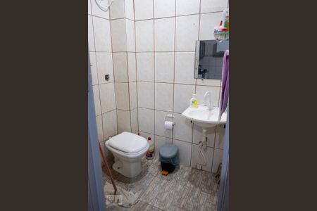 Casa à venda com 186m², 5 quartos e 2 vagas Casa à venda com 186m², 5 quartos e 2 vagasBanheiro