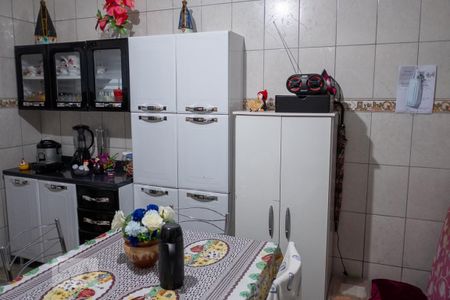 Casa à venda com 186m², 5 quartos e 2 vagas Casa à venda com 186m², 5 quartos e 2 vagasCozinha - Armários