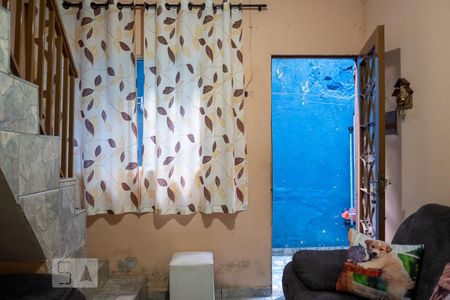 Casa à venda com 186m², 5 quartos e 2 vagas Casa à venda com 186m², 5 quartos e 2 vagasSala