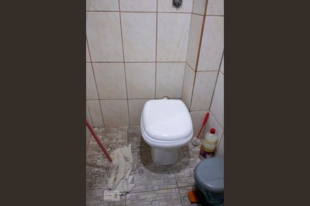 Casa à venda com 186m², 5 quartos e 2 vagas Casa à venda com 186m², 5 quartos e 2 vagasBanheiro