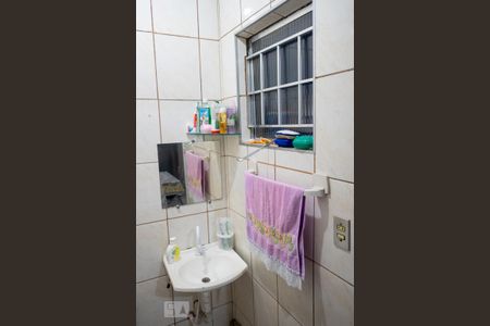 Casa à venda com 186m², 5 quartos e 2 vagas Casa à venda com 186m², 5 quartos e 2 vagasBanheiro