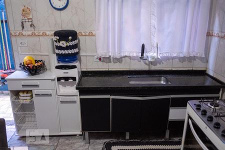Casa à venda com 186m², 5 quartos e 2 vagas Casa à venda com 186m², 5 quartos e 2 vagasCozinha