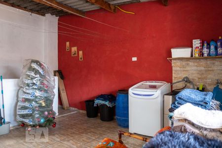 Casa à venda com 186m², 5 quartos e 2 vagas Casa à venda com 186m², 5 quartos e 2 vagasLavanderia
