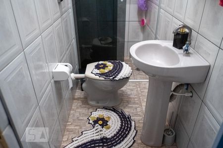 Casa à venda com 186m², 5 quartos e 2 vagas Casa à venda com 186m², 5 quartos e 2 vagasBanheiro